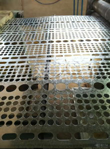 鋼格板：性能特點(diǎn)、應(yīng)用領(lǐng)域與優(yōu)勢(shì)解析